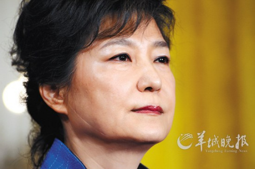 樸槿惠執政無“蜜月期”為半島局勢忙碌不已