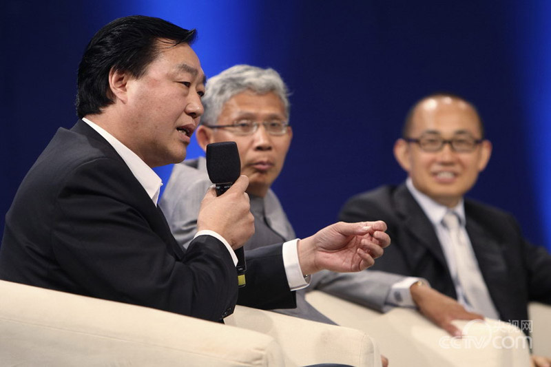 網絡名人社會責任論壇在北京召開。圖為參會嘉賓陳里在會議上發言。