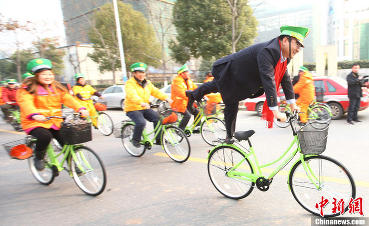 陳光標(biāo)南京免費(fèi)發(fā)自行車 郎朗助陣